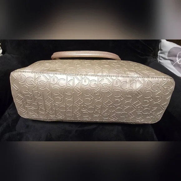 Calvin Klein Gold Embossed Tote Bag - Picture 4 of 7